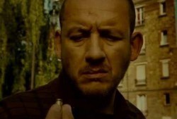 吃瓜爆头视频,惊险瞬间引发网友热议