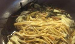 群众吃瓜拌面视频,一场别开生面的群众美食盛宴