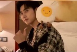 采访吃瓜女生视频,视频采访中的趣味瞬间