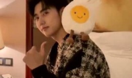 采访吃瓜女生视频,视频采访中的趣味瞬间