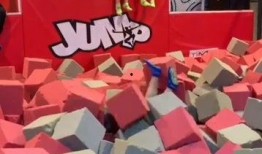 群众欢乐吃瓜视频,吃瓜视频里的欢乐时光