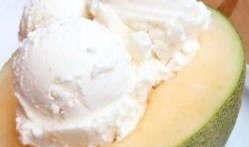 黄蜜瓜冰激凌怎么吃视频,夏日清凉新食尚，轻松制作教程