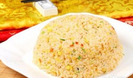 瓜哥吃鸡骨头炒饭视频,吃鸡骨头炒饭，美味与营养并存