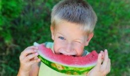 吃瓜群众笑着看完视频,笑翻全场！吃瓜群众热议爆笑视频