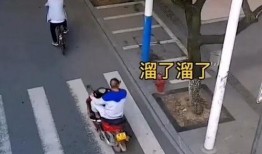 吃瓜现场路人围观视频,吃瓜群众围观，一幕幕精彩瞬间