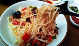 吃瓜少女魏淑芬拌面视频,吃瓜少女的美食新体验