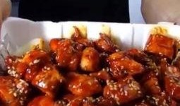 无骨鸡爪吃瓜视频,揭秘美食背后的趣味故事