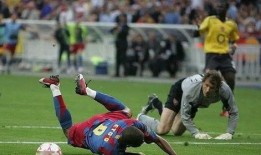 门将吃瓜事件真相视频,真相视频曝光背后的惊人内幕