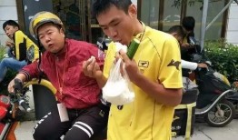 外卖小哥最新吃瓜视频,揭秘幕后真相，网友热议不断！