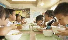 山东幼儿园老师吃瓜视频,校园生活瞬间曝光