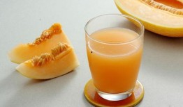 吃哈密瓜冰沙视频,哈密瓜冰沙制作视频大揭秘