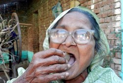 老太吃瓜暴毙图片搞笑视频