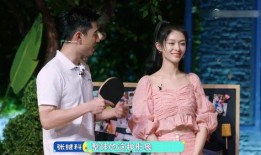 播放吃瓜看戏视频,跟随镜头，一探吃瓜看戏的趣味时光