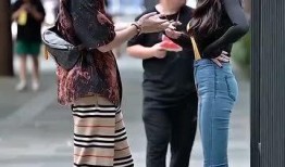 穿短裤的吃瓜群众视频,夏日街头一景