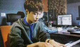 张艺兴最新吃瓜视频播放,网友热议不断！