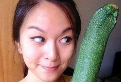 一大袋子吃瓜图片搞笑视频,吃瓜图片搞笑视频大盘点