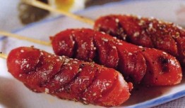 香肠能闷小瓜吃吗视频,一闷成佳肴