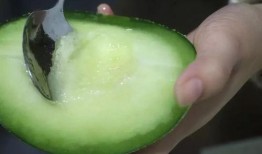 吃玫珑蜜瓜视频