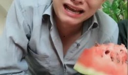 屌丝男士吃瓜的视频,笑料百出，揭秘娱乐圈幕后真相