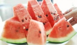 西瓜视频老人吃瓜