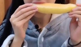 姐姐吃冰冻哈密瓜视频播放,姐姐哈密瓜视频引网友热议