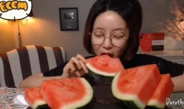 播放吃瓜视频,跟随镜头揭秘吃瓜视频背后的趣味世界