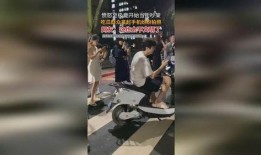 街头吵架吃瓜视频大全,吃瓜群众围观吵架大合集