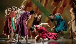 男女跳舞众人吃瓜视频