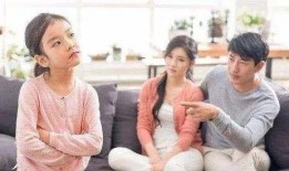 小孩吵架大人吃瓜视频播放,大人“吃瓜”成现场焦点