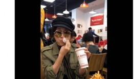 梁朝伟刘嘉玲吃瓜视频,吃瓜视频曝光幕后温馨瞬间