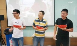 湘潭卫校老师吃瓜视频,校园生活瞬间曝光