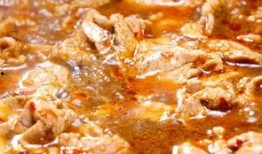 吃瓜水煮肉片的做法视频,一招学会水煮肉片，吃瓜群众也能轻松上桌