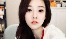 抖音杨一凡视频吃瓜,揭秘抖音杨一凡吃瓜视频背后的热点事件