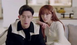 吃瓜对镜情侣视频,吃瓜群众热议不已