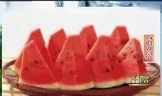 夏日吃瓜的剪纸怎么剪视频,瓜果飘香，剪纸艺术中的清凉一夏