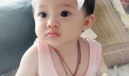 孩子吃哈密瓜视频,哈密瓜美食视频分享