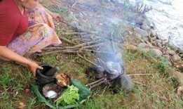 湘潭野外吃瓜事件视频,夏日野趣新风尚