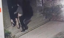 吃瓜遭枪击流弹视频,视频记录惊魂一幕