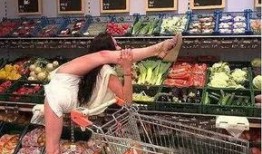 超市吃瓜搞笑视频合集,欢乐无限！