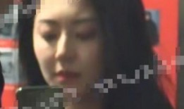 肖战一位路人吃瓜视频播放,揭秘明星幕后生活瞬间